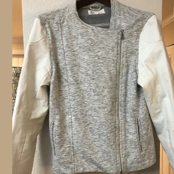 Two by Vince Camuto Turo Sleeves Motorcycle Jacket - Picture 2 of 7